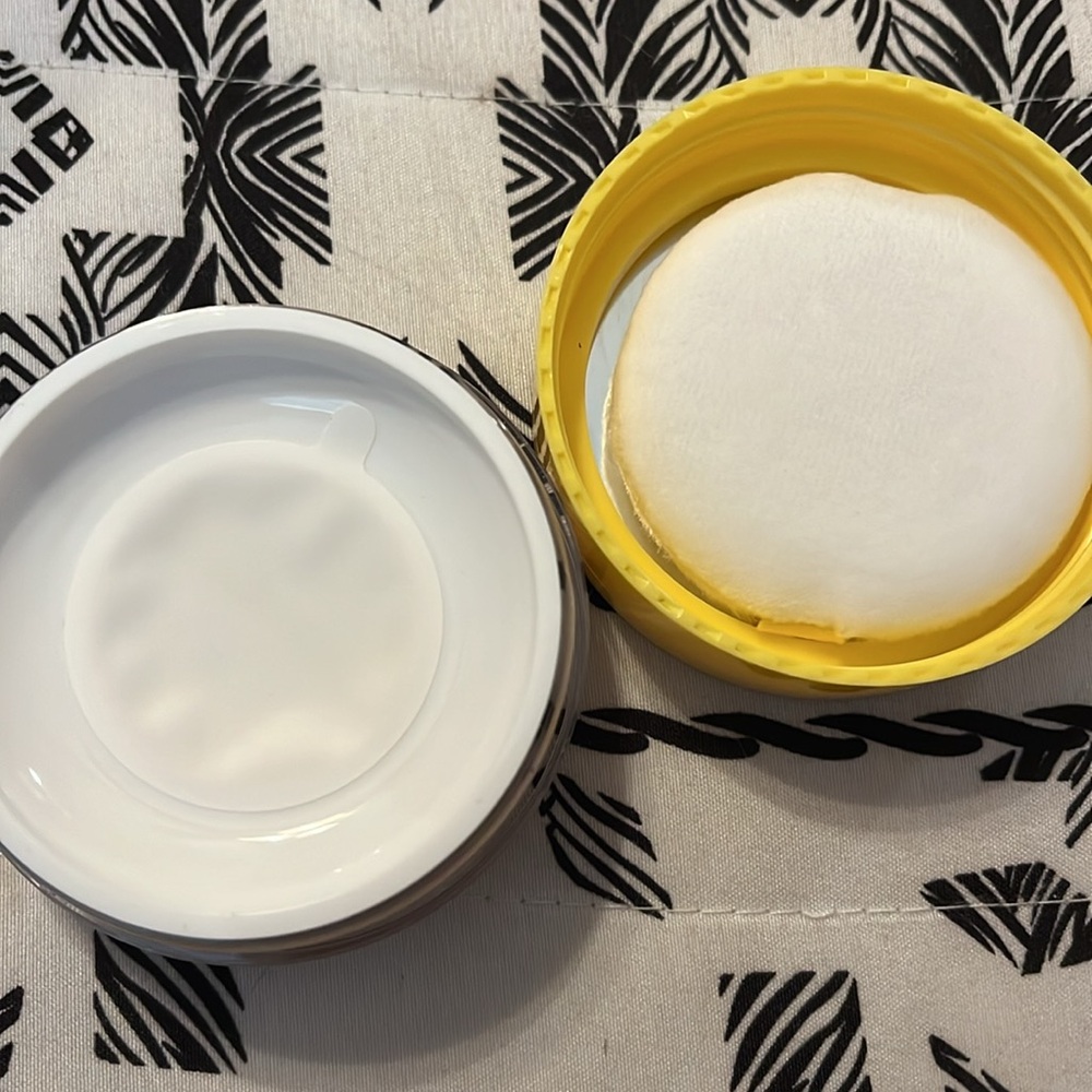Half Caked Translucent Setting Powder - Picture 6 of 6